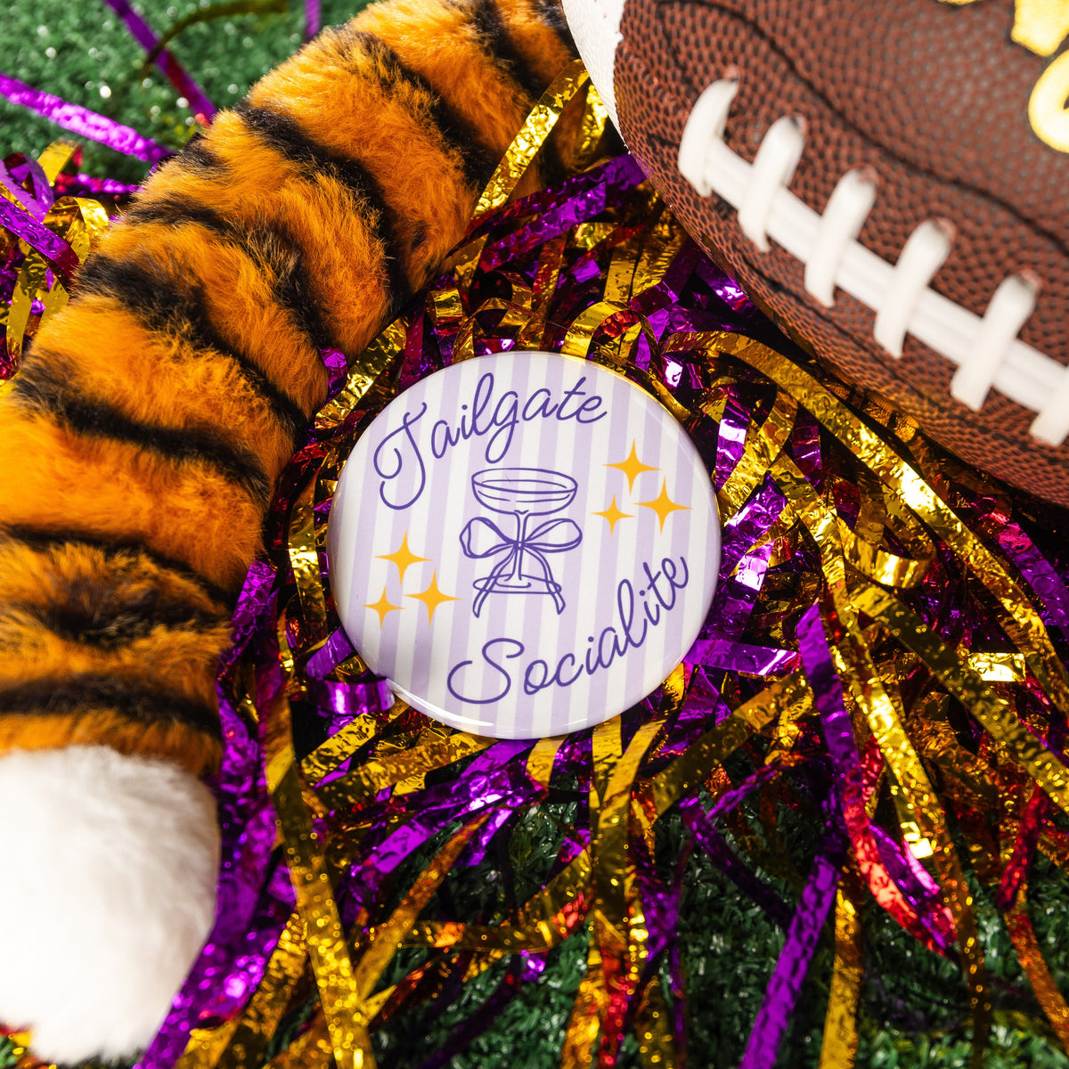 Tailgate Socialite Button